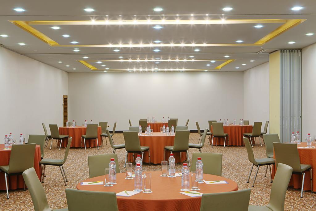 Hilton Garden Inn Riyadh Olaya Exterior photo