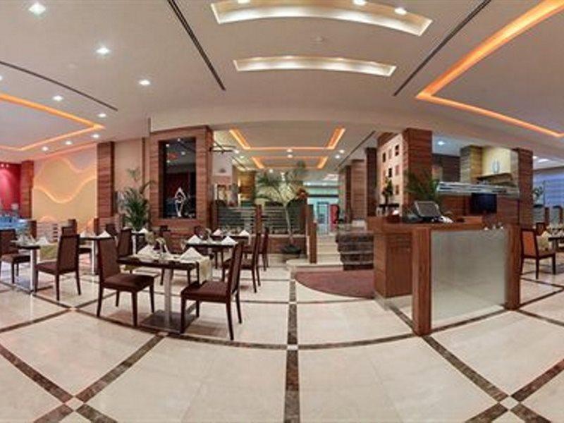 Hilton Garden Inn Riyadh Olaya Exterior photo