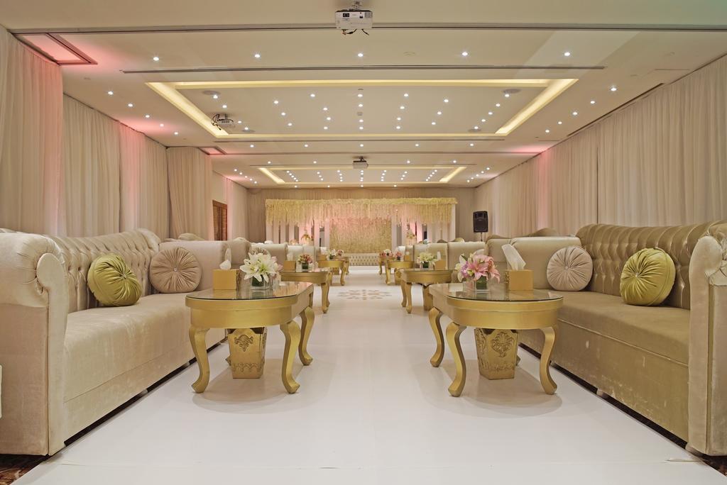Hilton Garden Inn Riyadh Olaya Exterior photo