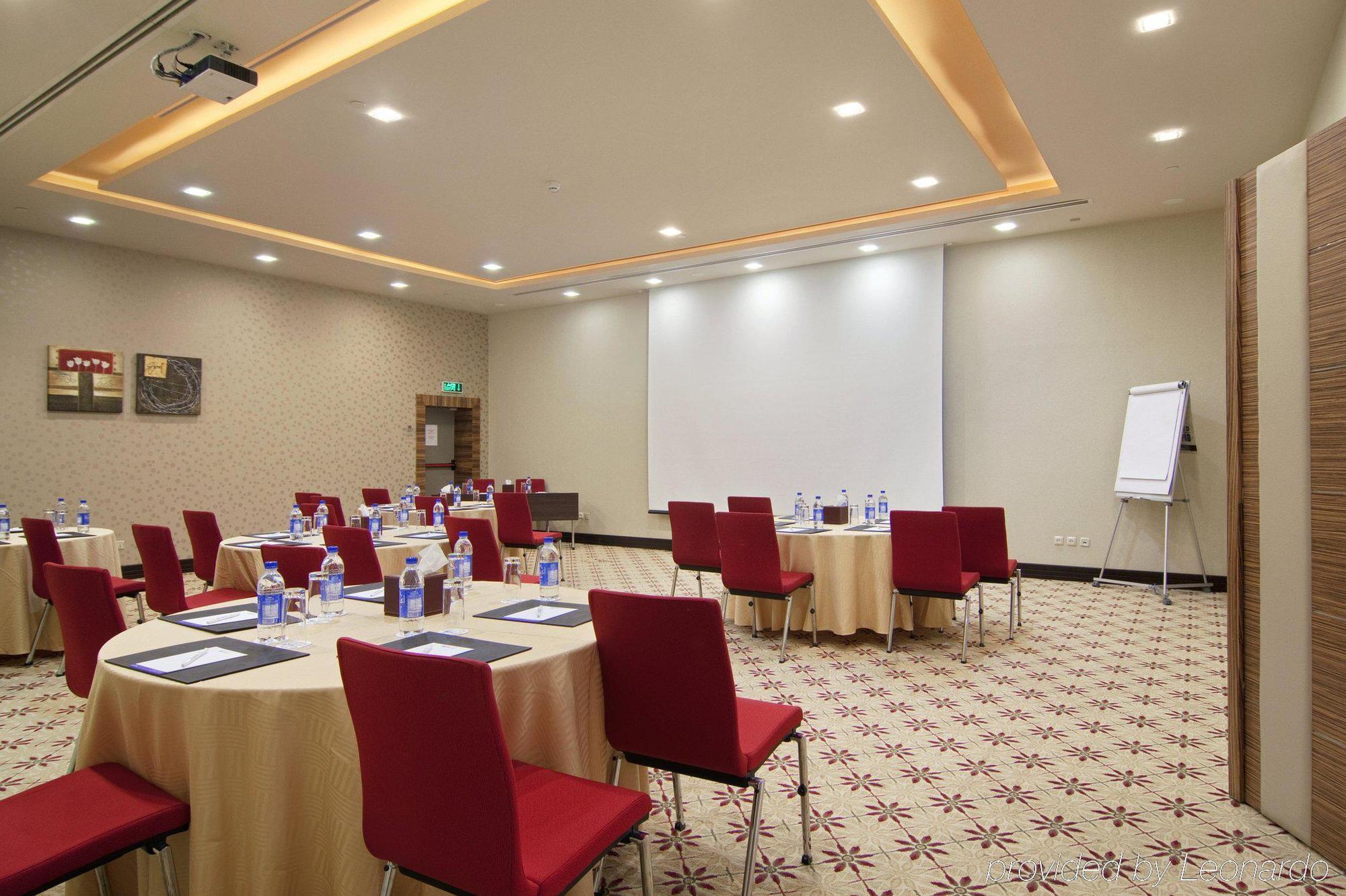 Hilton Garden Inn Riyadh Olaya Facilities photo