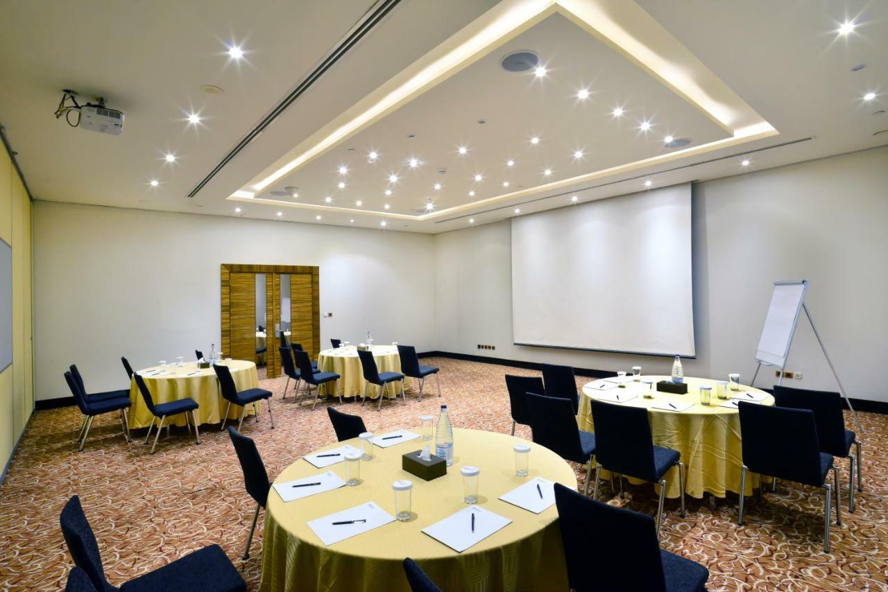 Hilton Garden Inn Riyadh Olaya Exterior photo